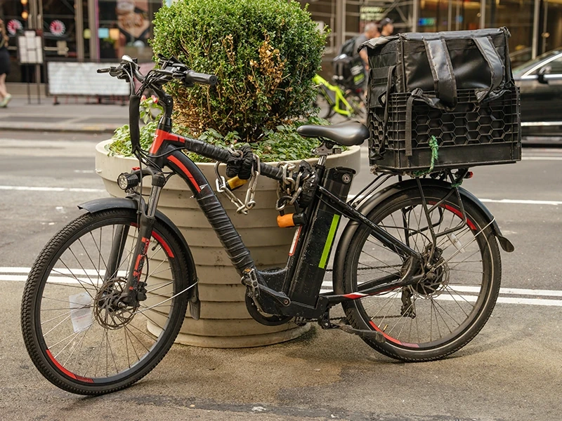 electric delivery bicycle in new york city