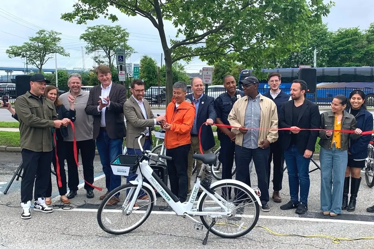 Ribbon cutting at the Tarrytown launch